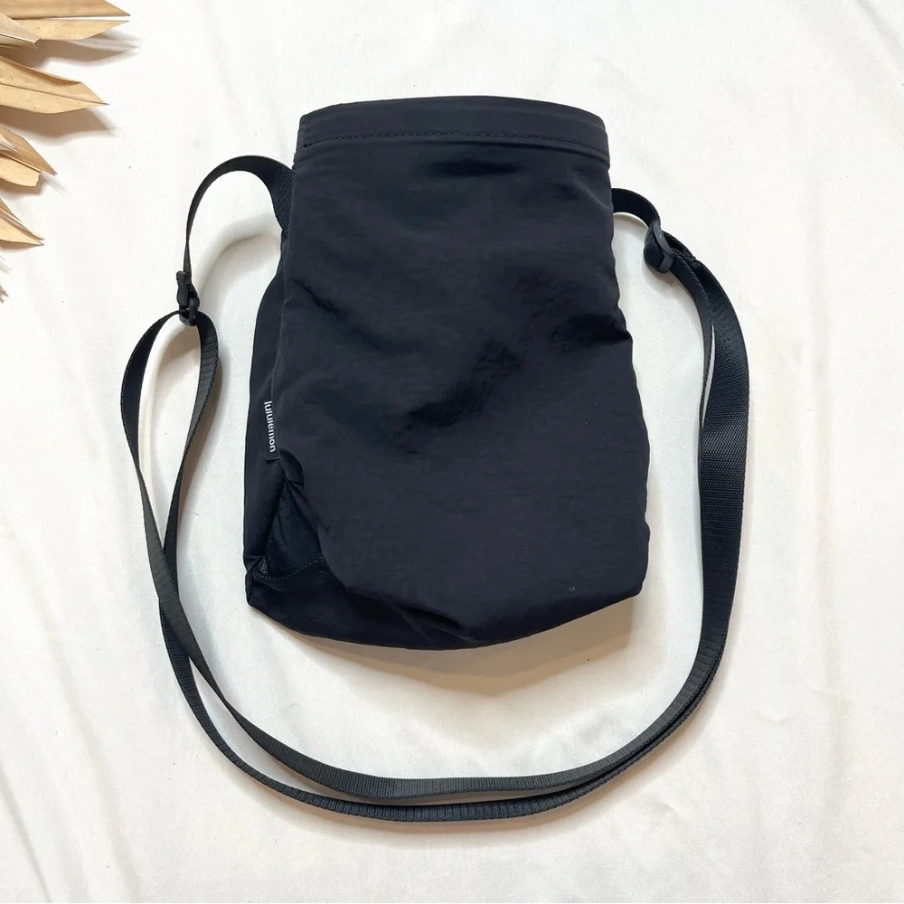 lululemon athletica | Bags | Lululemon Athletica Water Bottle Crossbody  Black 25l Small Mini Pouch Bag Purse | Poshmark